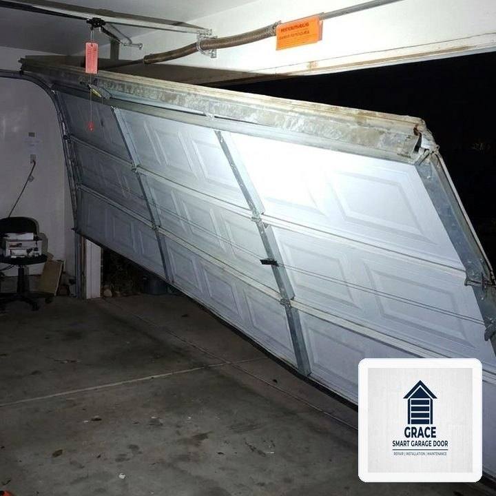 Grace Smart Garage Door in Skokie, IL: Heavy-Duty Steel Section Strut & 11-Gauge Hinge Reinforcement - Skokie, IL